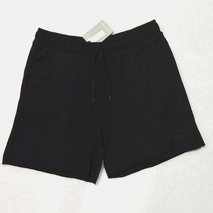 🆕H&M Basic Pull-on Black Shorts.